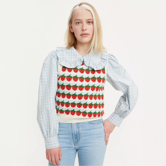 Levi’s Strawberry Knit Vest - Picture 7 of 7